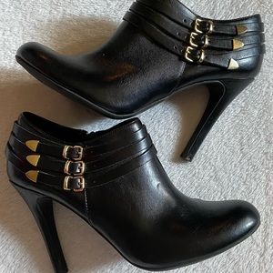 Fioni ankle booties.